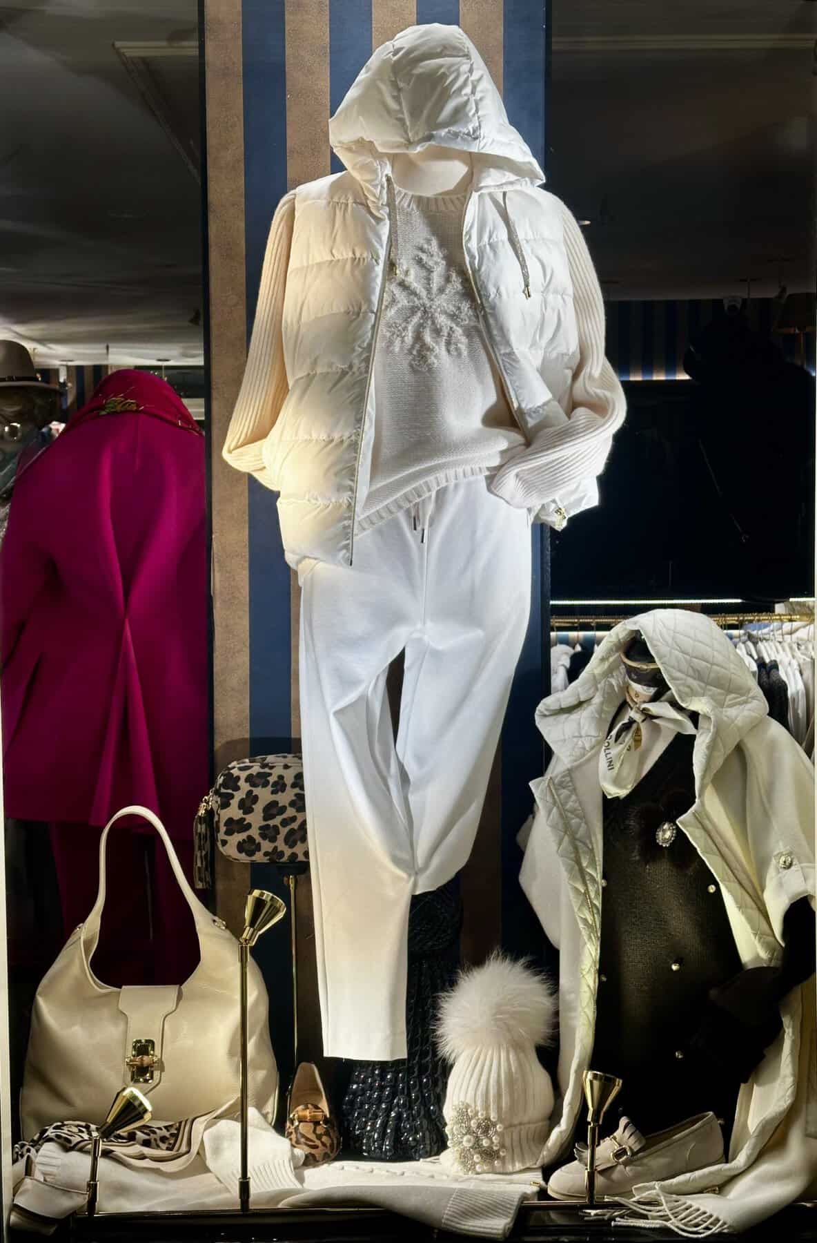 Ecru Vest Met Capigon